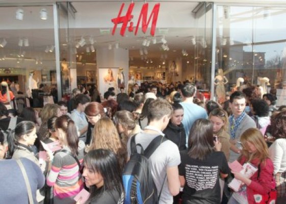 H&M a pregătit 20% reducere la Colecţia Primăvară 2014